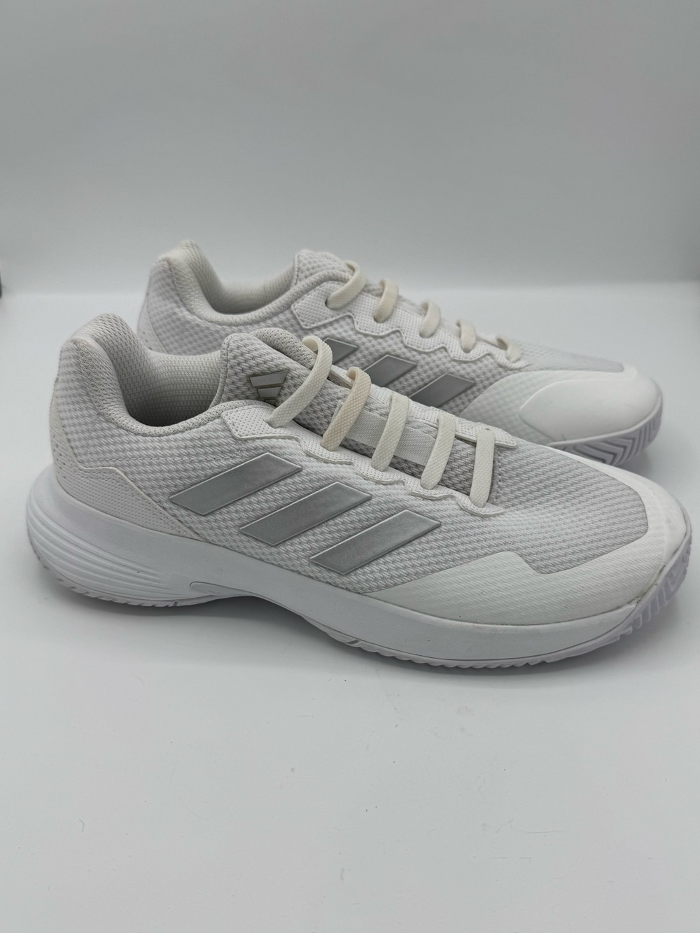 Adidas Women's Gamecourt 2 Tennis Shoes white size 6.5